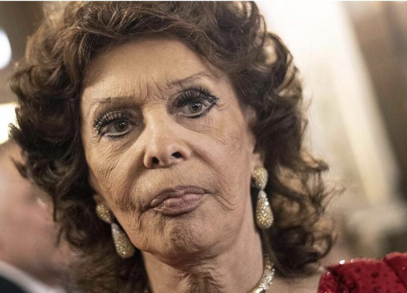 Ora Sophia Loren ha quasi 90 anni e come vive è triste, cerca di non stupirti